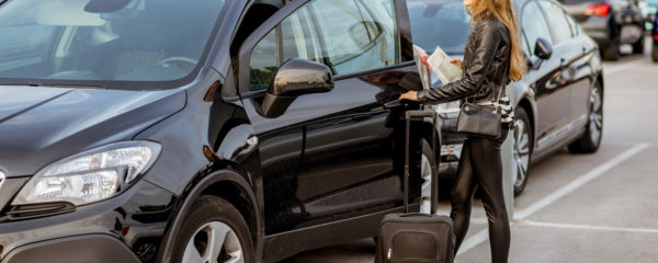 Voiture de location à l'aéroport